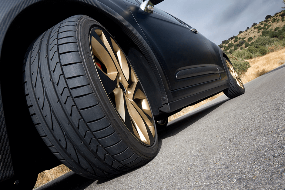 O que são pneus de alta performance?